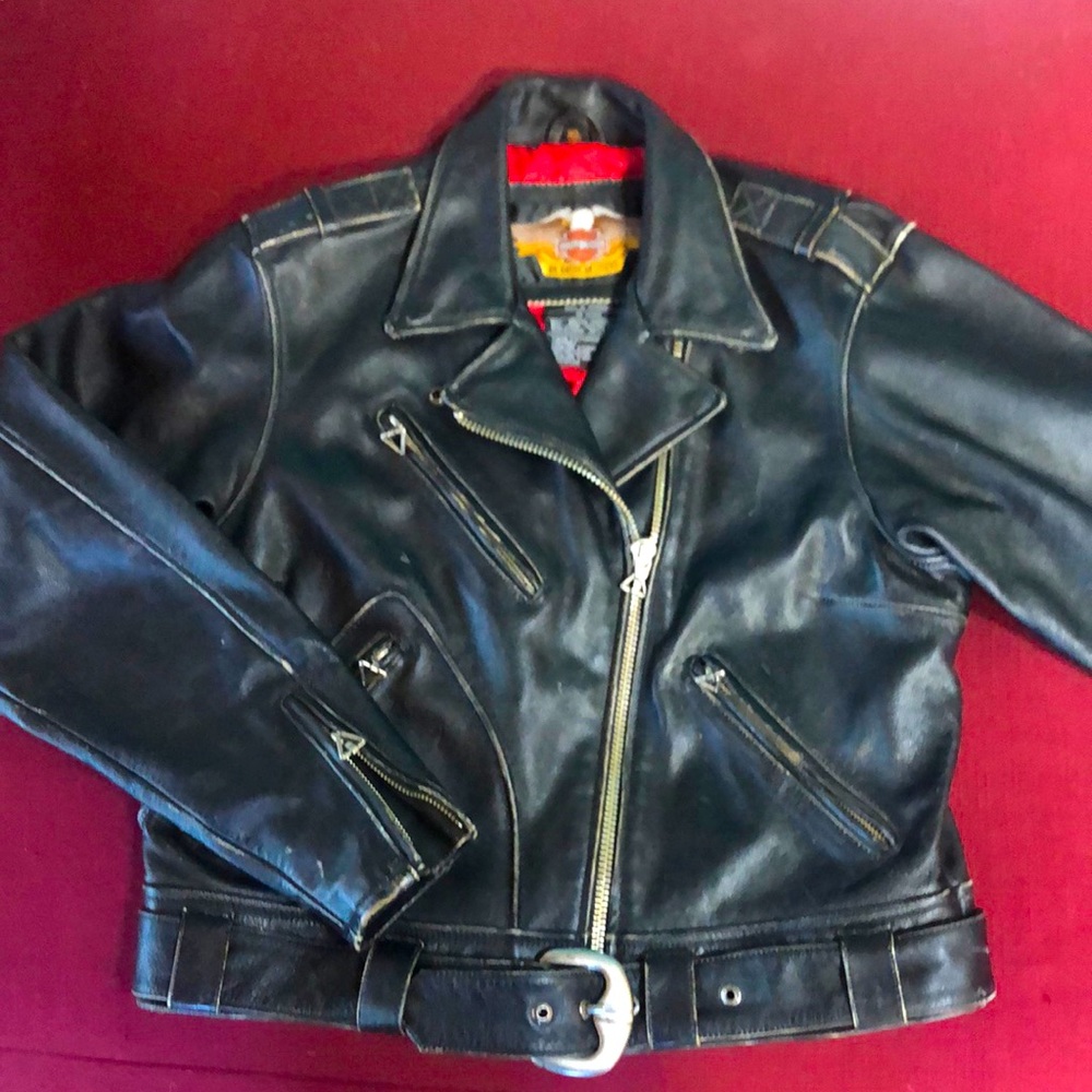 Women’s XL Harley Davidson genuine leather motorcycle jacket in good condition!